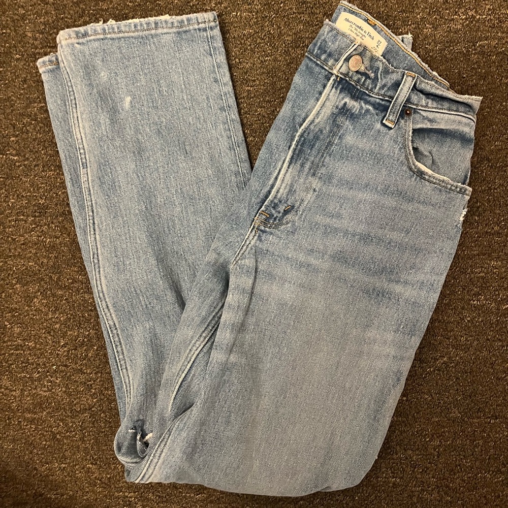 Abercrombie 90s Straight Ultra High Rise Curve Love